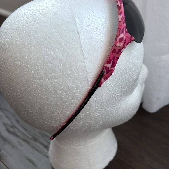 Duck Dynasty A&E Polarized 100% UV protection polycarbonate pink camo sunglasses - Picture 4 of 9